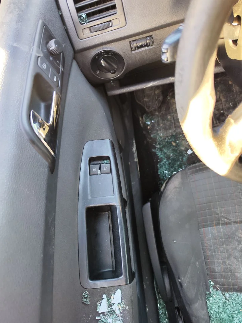 Foto de ELEVALUNAS DELANTERO IZQUIERDO VOLKSWAGEN POLO IV (9N3) 1.9 TDI (101 CV / 74 KW)