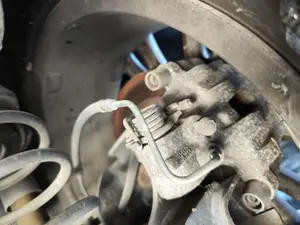 Foto de PINZA DE FRENO TRASERA DERECHA RENAULT LAGUNA II (BG0) 1.8 CAT (120 CV / 88 KW)