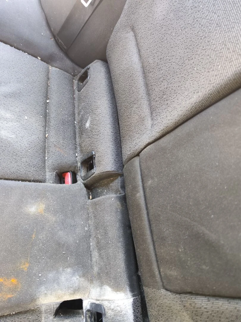 Foto de ENGANCHE CINTURON TRASERO CENTRAL BMW SERIE 3 BERLINA (E90) 2.0 16V Diesel (163 CV / 120 KW)