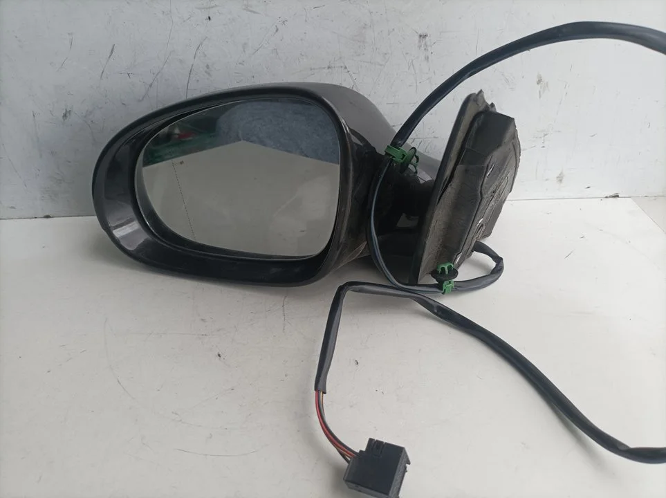 Foto de RETROVISOR IZQUIERDO VOLKSWAGEN PASSAT BERLINA (3C2) 2.0 TDI (140 CV / 103 KW) referencia 3C0857933