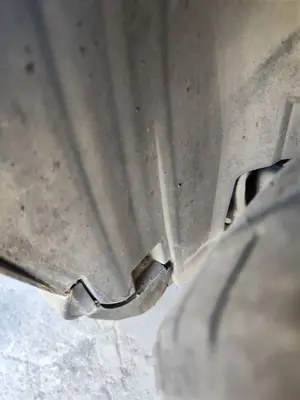 Foto de PASO RUEDA TRASERO IZQUIERDO AUDI A3 (8L) 1.6  (102 CV / 75 KW) referencia 8L0810171