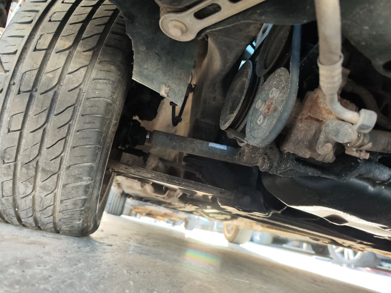 Foto de BRAZO SUSPENSION DELANTERO DERECHO VOLKSWAGEN GOLF III (1H1)(11.1991) 1.9 TDI (110 CV / 81 KW)