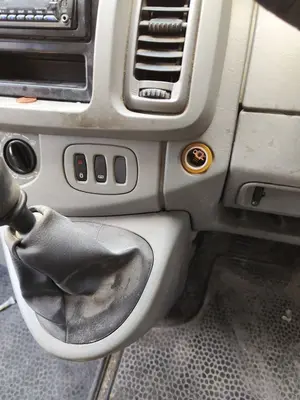 Foto de CENICERO OPEL VIVARO FURGÓN/COMBI 2.0 16V CDTI (114 CV / 84 KW)
