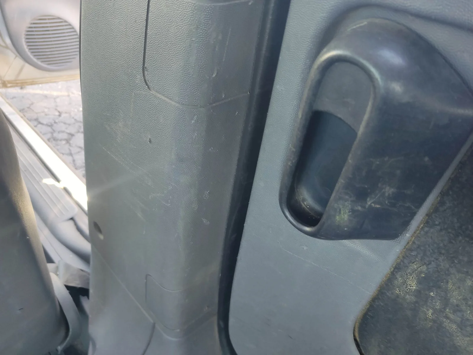 Foto de MANETA INTERIOR TRASERA DERECHA OPEL COMBO (CORSA C) 1.7 16V DI CAT (Y 17 DTL / LK8) (65 CV / 48 KW)