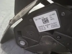 Foto de CERRADURA PUERTA TRASERA IZQUIERDA FORD FOCUS BERLINA (CEW) 1.0 EcoBoost CAT (125 CV / 92 KW) referencia BM5AA26413AH foto 4