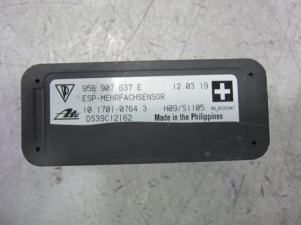 Foto de NO IDENTIFICADO PORSCHE MACAN (95BA) referencia 95B907637E
