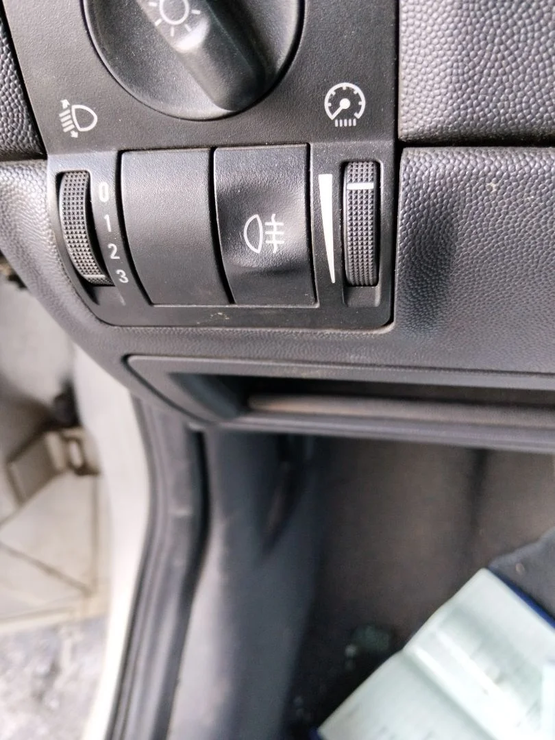 Foto de INTERRUPTOR OPEL CORSA C 1.2 16V CAT (Z 12 XE / LW4) (75 CV / 55 KW)