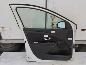 Foto de PUERTA DELANTERA IZQUIERDA RENAULT MEGANE III BERLINA 5P 1.2 TCE (132 CV / 97 KW) foto 2