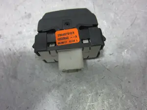 Foto de INTERRUPTOR DACIA DOKKER 1.5 dCi Diesel FAP CAT (90 CV / 66 KW) referencia 284487915R foto 3