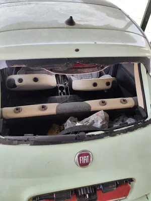 Foto de PORTON TRASERO FIAT 500 (150) BERLINA 1.2 CAT (69 CV / 51 KW) referencia 0052056197 foto 3