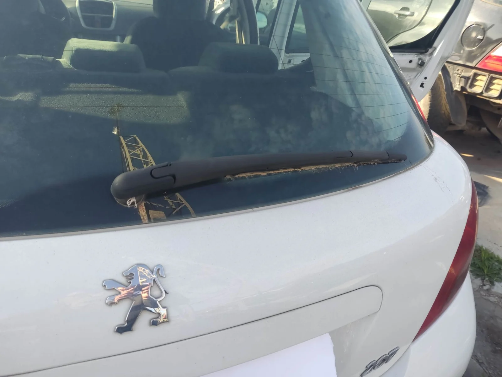 Foto de BRAZO LIMPIA TRASERO PEUGEOT 207 1.6 HDi FAP CAT (9HZ / DV6TED4) (109 CV / 80 KW) referencia 6429AR