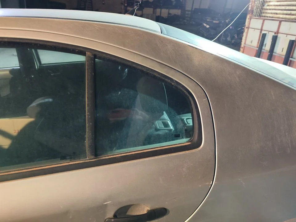 Foto de LUNA CUSTODIA TRASERA IZQUIERDA SKODA OCTAVIA BERLINA (1U2) 1.9 TDI (90 CV / 66 KW) referencia 1U9845297A