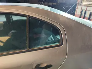 Foto de LUNA CUSTODIA TRASERA IZQUIERDA SKODA OCTAVIA BERLINA (1U2) 1.9 TDI (90 CV / 66 KW) referencia 1U9845297A