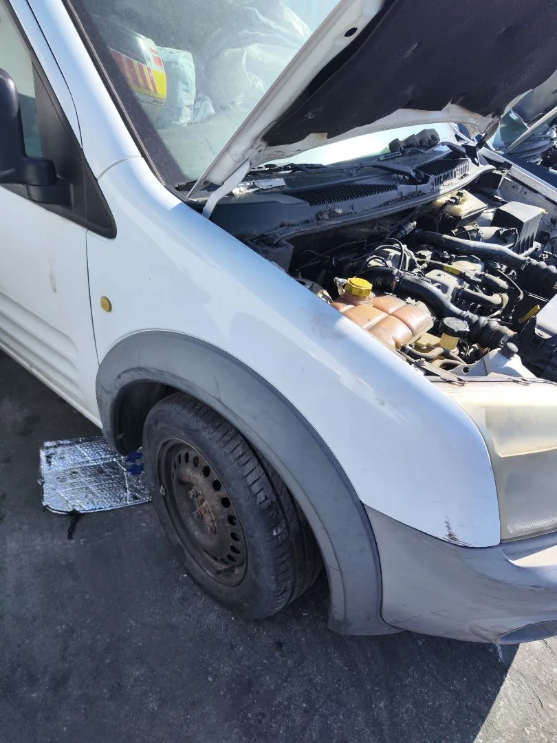 Foto de ALETA DELANTERA DERECHA FORD TRANSIT CONNECT (TC7) 1.8 TDCi CAT (90 CV / 66 KW)