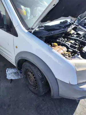 Foto de ALETA DELANTERA DERECHA FORD TRANSIT CONNECT (TC7) 1.8 TDCi CAT (90 CV / 66 KW)