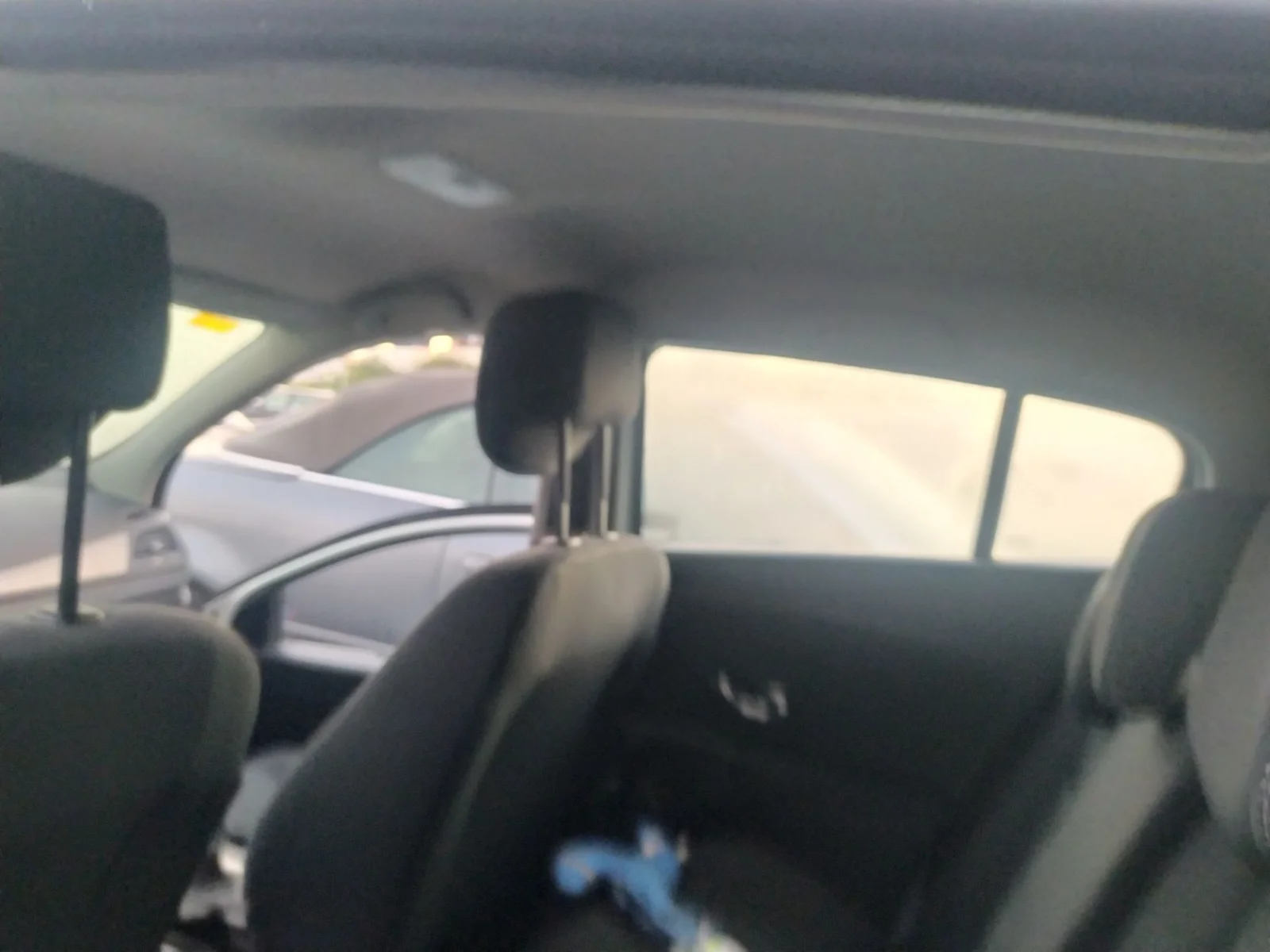 Foto de ASIDERO TECHO TRASERO IZQUIERDO RENAULT MEGANE III BERLINA 5P 1.6 16V CAT (101 CV / 74 KW) referencia 739400011R