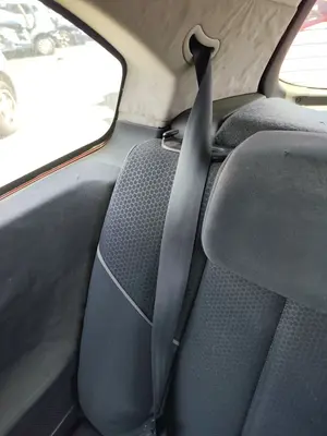 Foto de CINTURON SEGURIDAD TRASERO DERECHO RENAULT MEGANE II BERLINA 3P 1.9 dCi Diesel (120 CV / 88 KW)