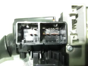 Foto de MANDO MULTIFUNCION TOYOTA AURIS (E15) 1.4 Turbodiesel CAT (90 CV / 66 KW) referencia 8924502040 foto 6