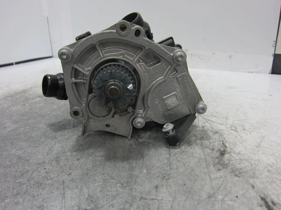 Foto de BOMBA AGUA AUDI Q3 SPORTBACK (F3N) referencia 06L121012H