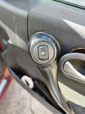 Foto de MANDO ELEVALUNAS DELANTERO DERECHO RENAULT MEGANE II BERLINA 5P 1.5 dCi Diesel (106 CV / 78 KW)