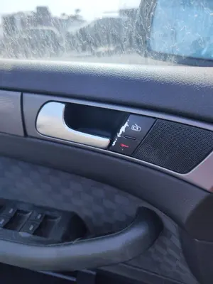 Foto de MANETA INTERIOR DELANTERA IZQUIERDA AUDI A6 BERLINA (4B2) 2.5 V6 24V TDI (180 CV / 132 KW) referencia 4B1837019N FKZ