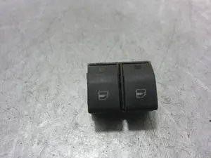 Foto de MANDO ELEVALUNAS TRASERO IZQUIERDO SEAT IBIZA (6L1) 1.2 (64 CV / 47 KW) referencia 6Q0959858 foto 1