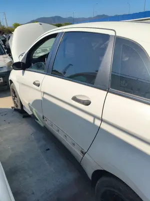 Foto de PUERTA TRASERA IZQUIERDA MERCEDES-BENZ CLASE B (BM 245) 2.0 CDI CAT (109 CV / 80 KW) referencia A1697302105