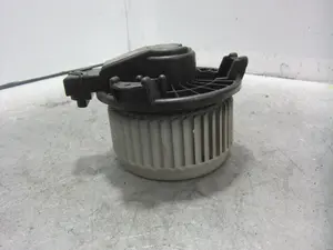 Foto de MOTOR CALEFACCION SUZUKI SWIFT BERLINA (RS/MZ) 1.3 DDiS Diesel CAT (69 CV / 51 KW) referencia 2727000311 foto 4