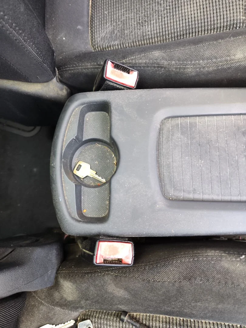 Foto de PRETENSOR AIRBAG IZQUIERDO PEUGEOT 5008 1.6 HDi FAP CAT (9HZ / DV6TED4) (109 CV / 80 KW)