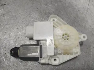Foto de MOTOR ELEVALUNAS TRASERO DERECHO BMW SERIE X3 (G01) 3.0 24V Turbodiesel (265 CV / 195 KW) referencia 7455084 foto 5