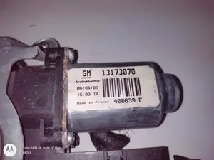 Foto de ELEVALUNAS DELANTERO DERECHO OPEL CORSA C 1.3 16V CDTI CAT (Z 13 DT / LN9) (69 CV / 51 KW) referencia 13173070 foto 2