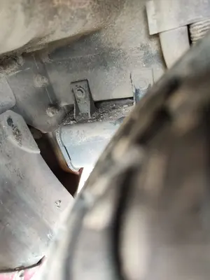Foto de PASO RUEDA TRASERO DERECHO CHEVROLET KALOS 1.2 CAT (72 CV / 53 KW)