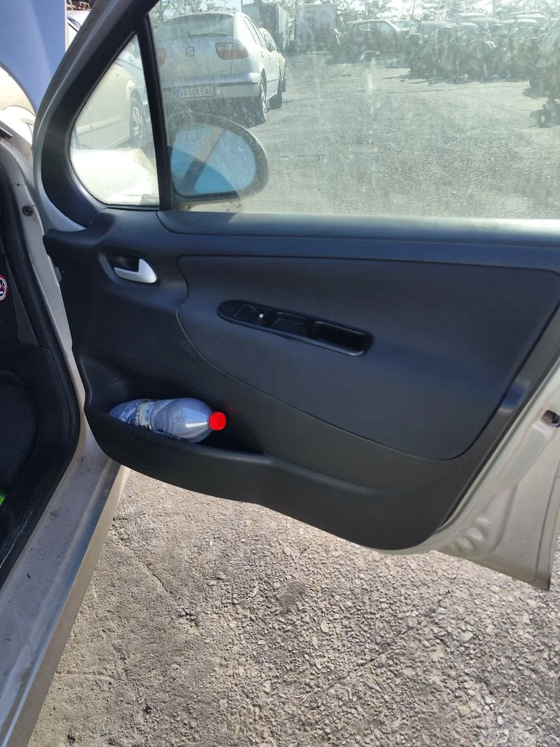 Foto de GUARNECIDO PUERTA DELANTERA DERECHA PEUGEOT 207 1.4 HDi (68 CV / 50 KW) referencia 9341E9