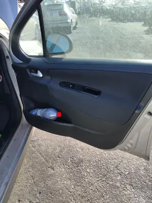 Foto de GUARNECIDO PUERTA DELANTERA DERECHA PEUGEOT 207 1.4 HDi (68 CV / 50 KW) referencia 9341E9