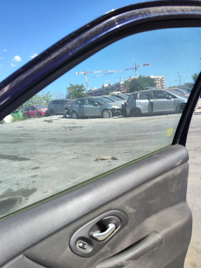 Foto de LUNA DELANTERA DERECHA FORD MONDEO BERLINA (GD) 1.8 Turbodiesel CAT (90 CV / 66 KW) referencia 1077077