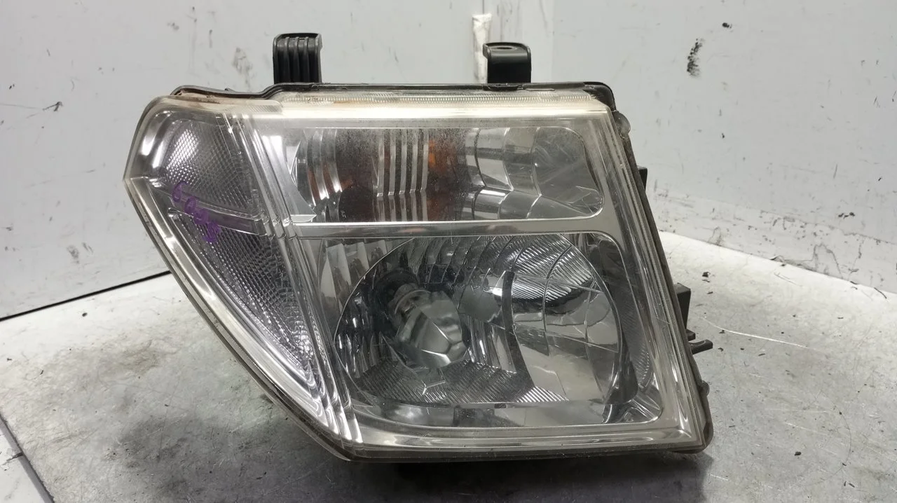 Foto de FARO DERECHO NISSAN PATHFINDER (R51) 2.5 dCi Diesel CAT (171 CV / 126 KW) referencia 26060EB303