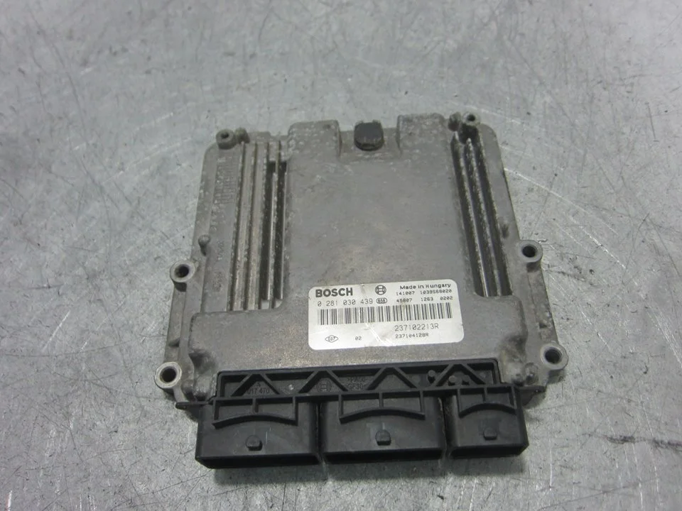 Foto de CENTRALITA MOTOR UCE DACIA LOGAN II 1.5 dCi Diesel FAP CAT (75 CV / 55 KW) referencia 237102213R