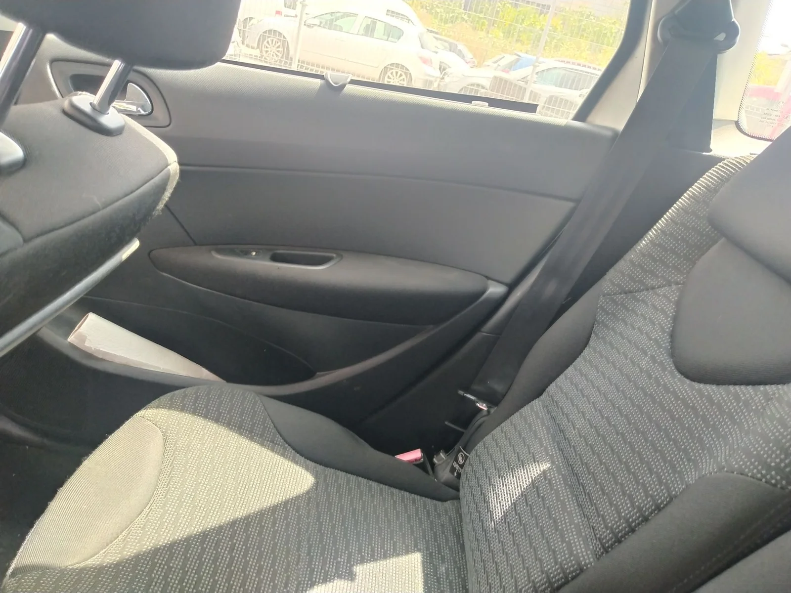 Foto de CERRADURA PUERTA TRASERA DERECHA PEUGEOT 308 SW 2.0 16V HDi FAP CAT (RHR / DW10BTED4) (136 CV / 100 KW) referencia 9800617380
