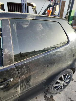 Foto de LUNA CUSTODIA TRASERA IZQUIERDA VOLKSWAGEN POLO IV (9N3) 1.9 TDI (101 CV / 74 KW)
