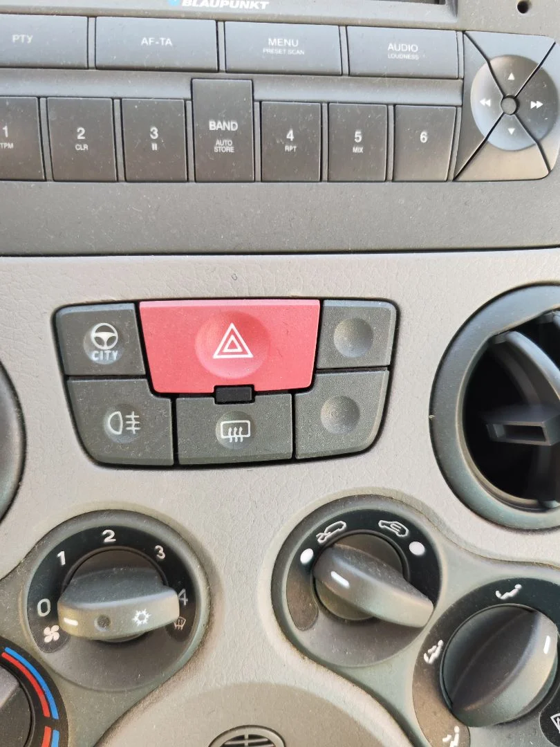 Foto de WARNING FIAT II PANDA (169) 1.2 CAT (60 CV / 44 KW)