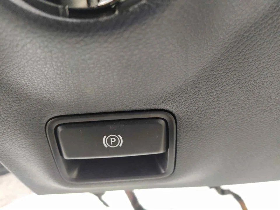 Foto de FRENO DE MANO ELECTRICO MERCEDES-BENZ CLASE A (BM 176) 1.5 CDI CAT (109 CV / 80 KW)