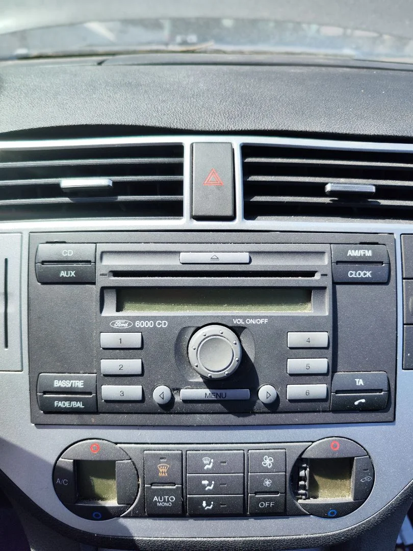 Foto de SISTEMA AUDIO / RADIO CD FORD FOCUS C-MAX (CAP)(2003) 1.6 TDCi CAT (90 CV / 66 KW)