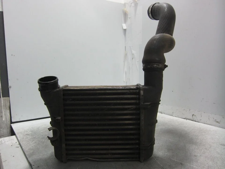 Foto de INTERCOOLER AUDI A4 BERLINA (8E) 1.9 TDI (131 CV / 96 KW) referencia 8E0145805F