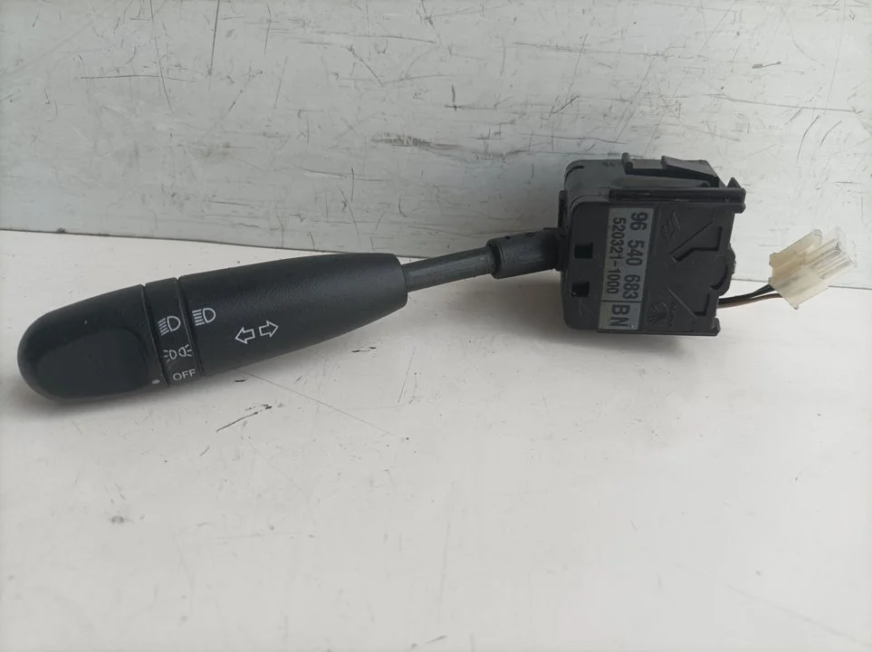 Foto de MANDO LUCES CHEVROLET KALOS referencia 96540683