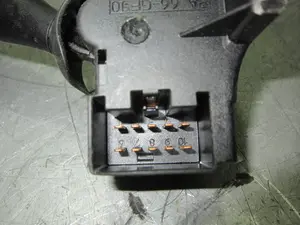 Foto de MANDO LIMPIA FORD FOCUS BERLINA (CAK) 1.6 16V CAT (101 CV / 74 KW) referencia 98AG17A553CC foto 2