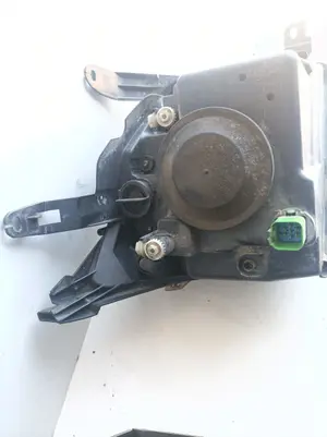 Foto de FARO IZQUIERDO FORD FUSION (CBK) 1.4 TDCi CAT (68 CV / 50 KW) referencia 24689700 foto 3