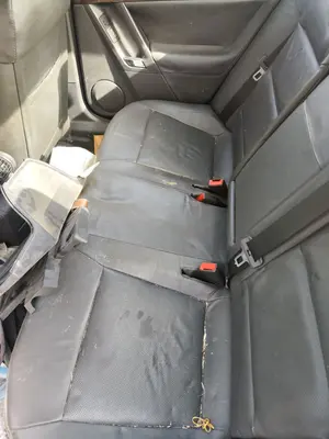 Foto de ASIENTO TRASERO MEDIO OPEL VECTRA C BERLINA 2.2 16V DTI CAT (Y 22 DTR / L50) (125 CV / 92 KW)