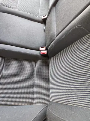 Foto de ENGANCHE CINTURON TRASERO IZQUIERDO VOLKSWAGEN GOLF IV BERLINA (1J1)(10.1997) 1.9 TDI (131 CV / 96 KW)