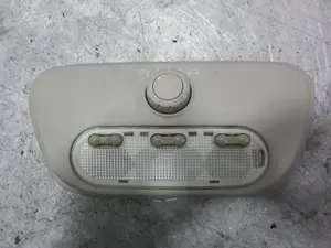 Foto de LUZ INTERIOR RENAULT SCENIC II (JM) 1.5 dCi Diesel (101 CV / 74 KW) referencia 264306391R foto 4