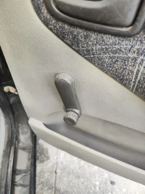Foto de MANETA ELEVALUNAS TRASERA DERECHA RENAULT SCENIC I (JA...) 1.4 CAT (95 CV / 70 KW)